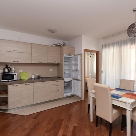Апартаменти Apartamenti Enjoy Petrovac Екстер'єр фото