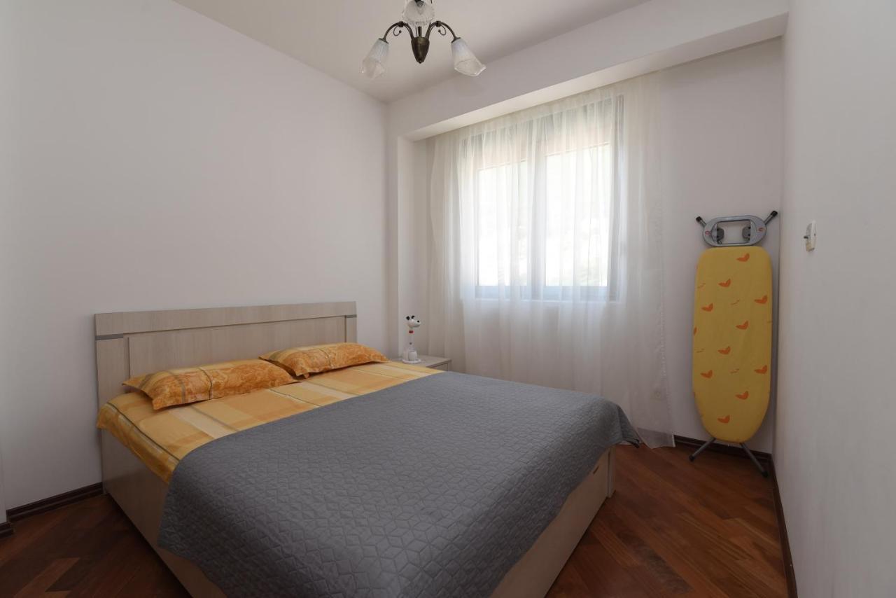 Апартаменти Apartamenti Enjoy Petrovac Екстер'єр фото