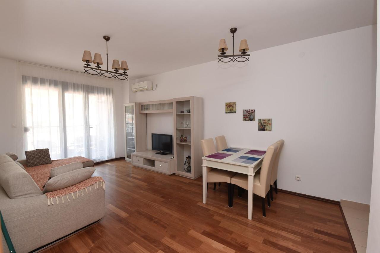 Апартаменти Apartamenti Enjoy Petrovac Екстер'єр фото