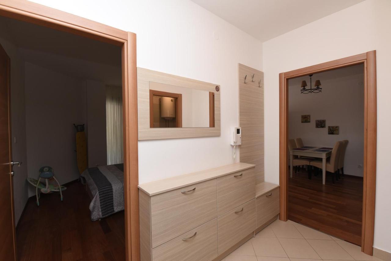 Апартаменти Apartamenti Enjoy Petrovac Екстер'єр фото
