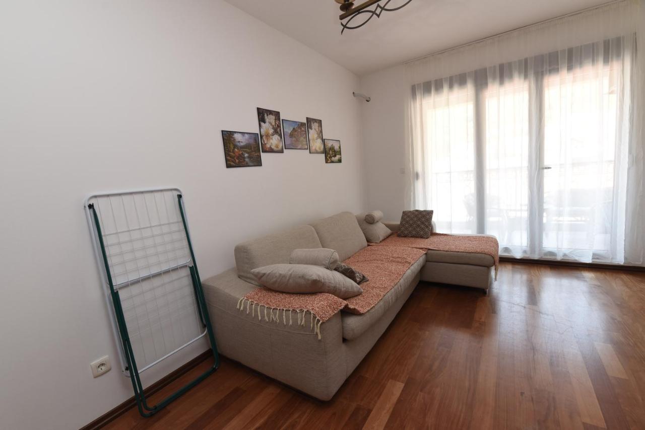 Апартаменти Apartamenti Enjoy Petrovac Екстер'єр фото