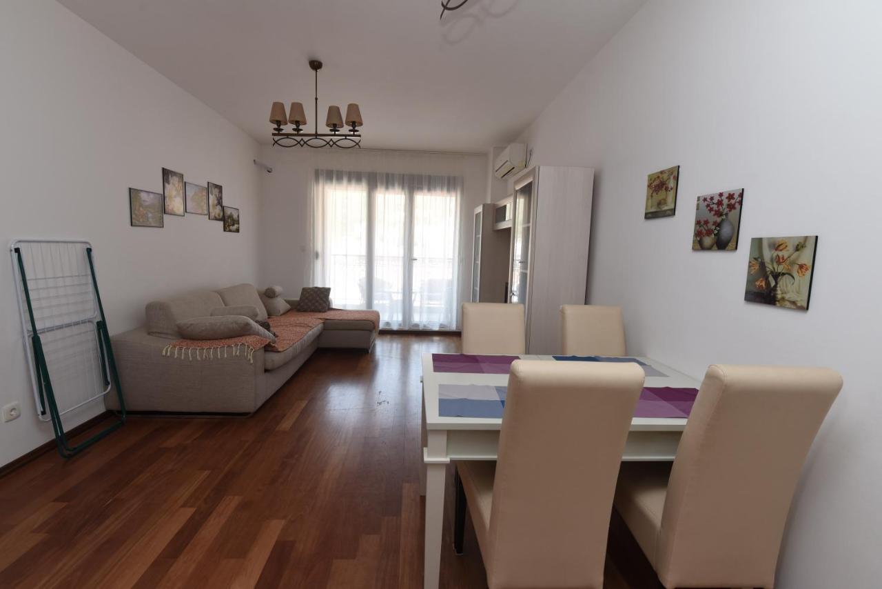 Апартаменти Apartamenti Enjoy Petrovac Екстер'єр фото