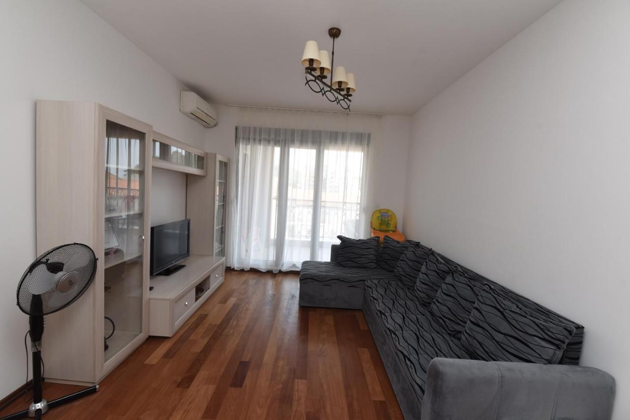 Апартаменти Apartamenti Enjoy Petrovac Екстер'єр фото