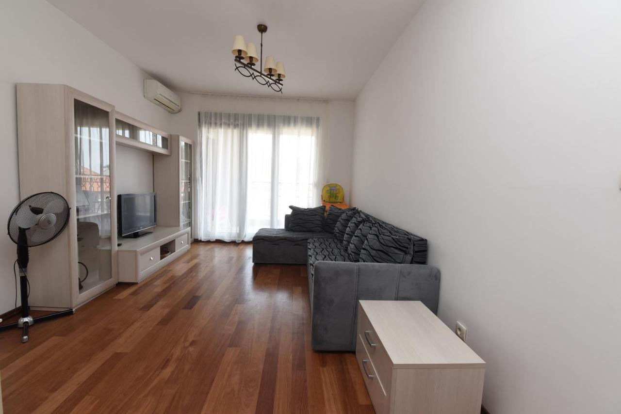 Апартаменти Apartamenti Enjoy Petrovac Екстер'єр фото