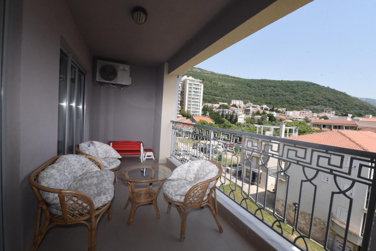 Апартаменти Apartamenti Enjoy Petrovac Екстер'єр фото