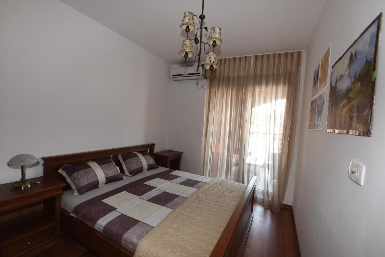Апартаменти Apartamenti Enjoy Petrovac Екстер'єр фото