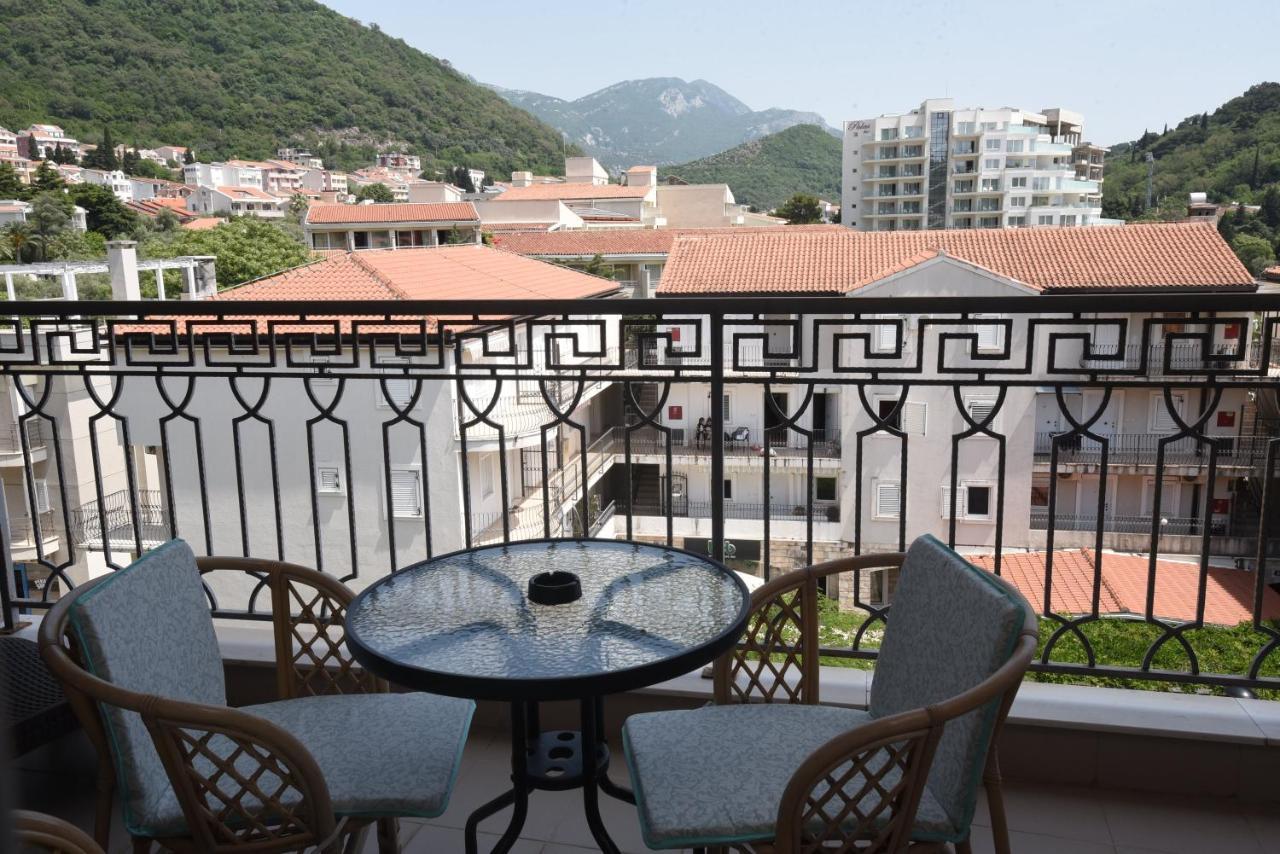 Апартаменти Apartamenti Enjoy Petrovac Екстер'єр фото