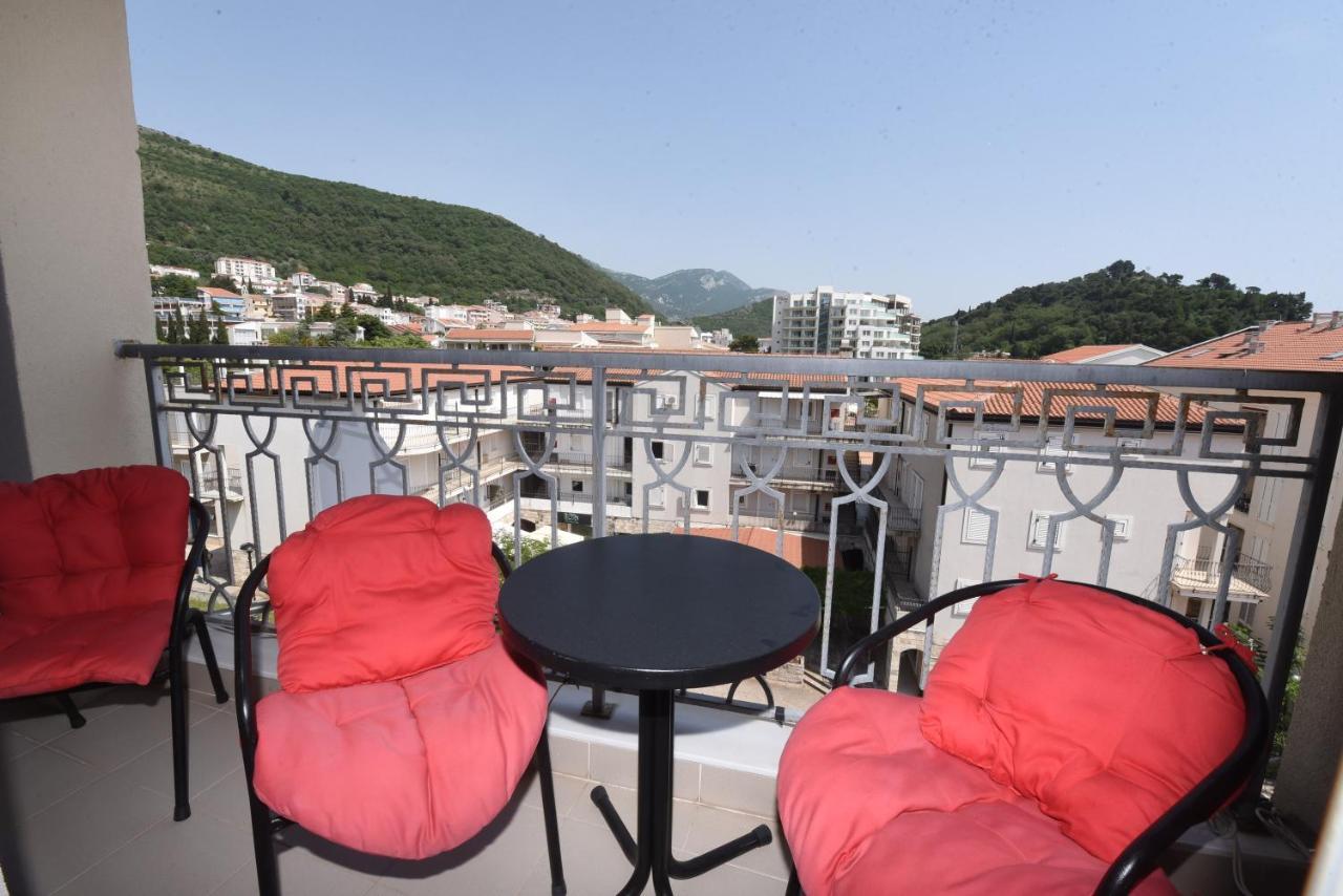 Апартаменти Apartamenti Enjoy Petrovac Екстер'єр фото