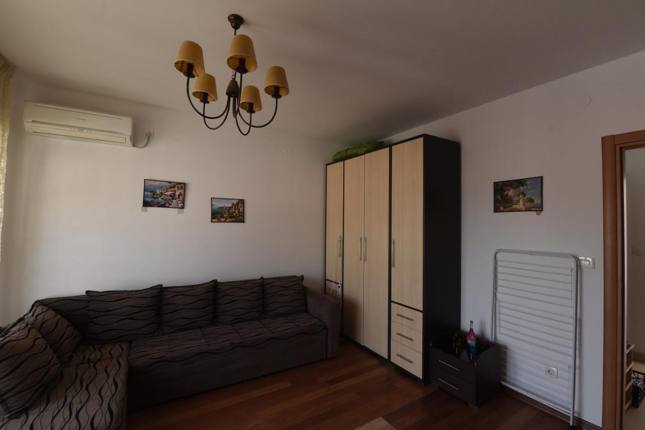 Апартаменти Apartamenti Enjoy Petrovac Екстер'єр фото