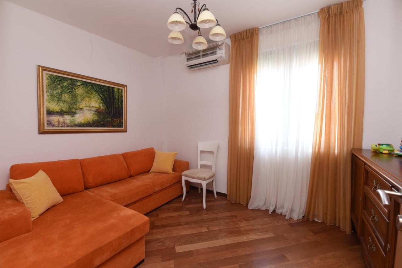 Апартаменти Apartamenti Enjoy Petrovac Екстер'єр фото