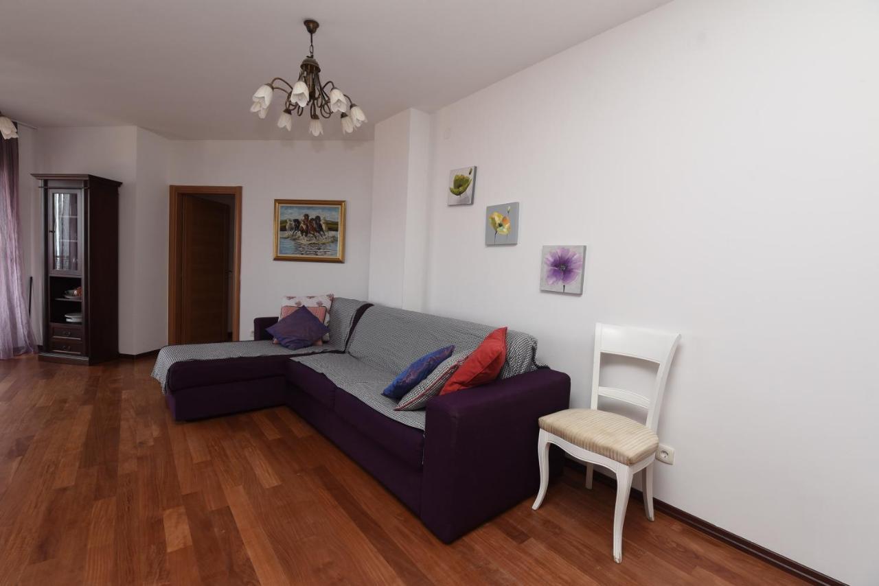 Апартаменти Apartamenti Enjoy Petrovac Екстер'єр фото